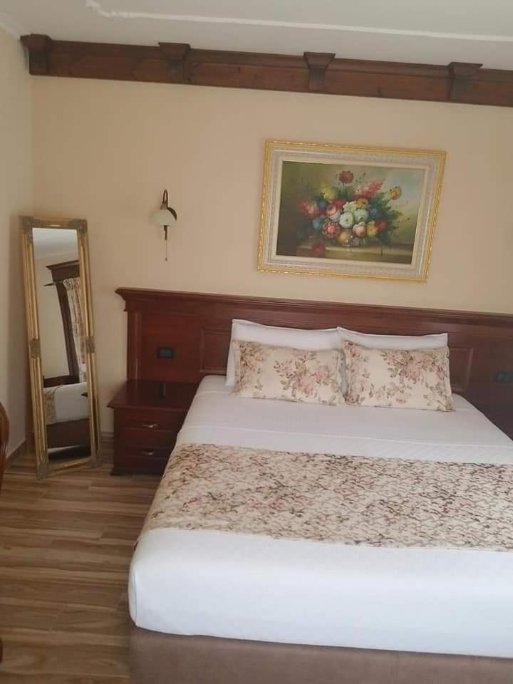 Vila Dante Boutique Hotel Tushemisht Zimmer foto