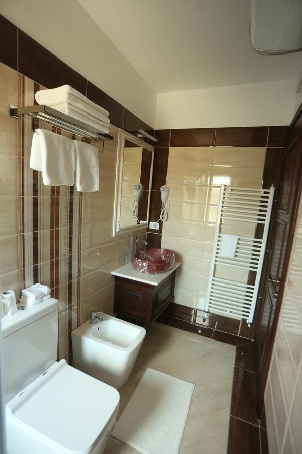 Vila Dante Boutique Hotel Tushemisht Exterior foto